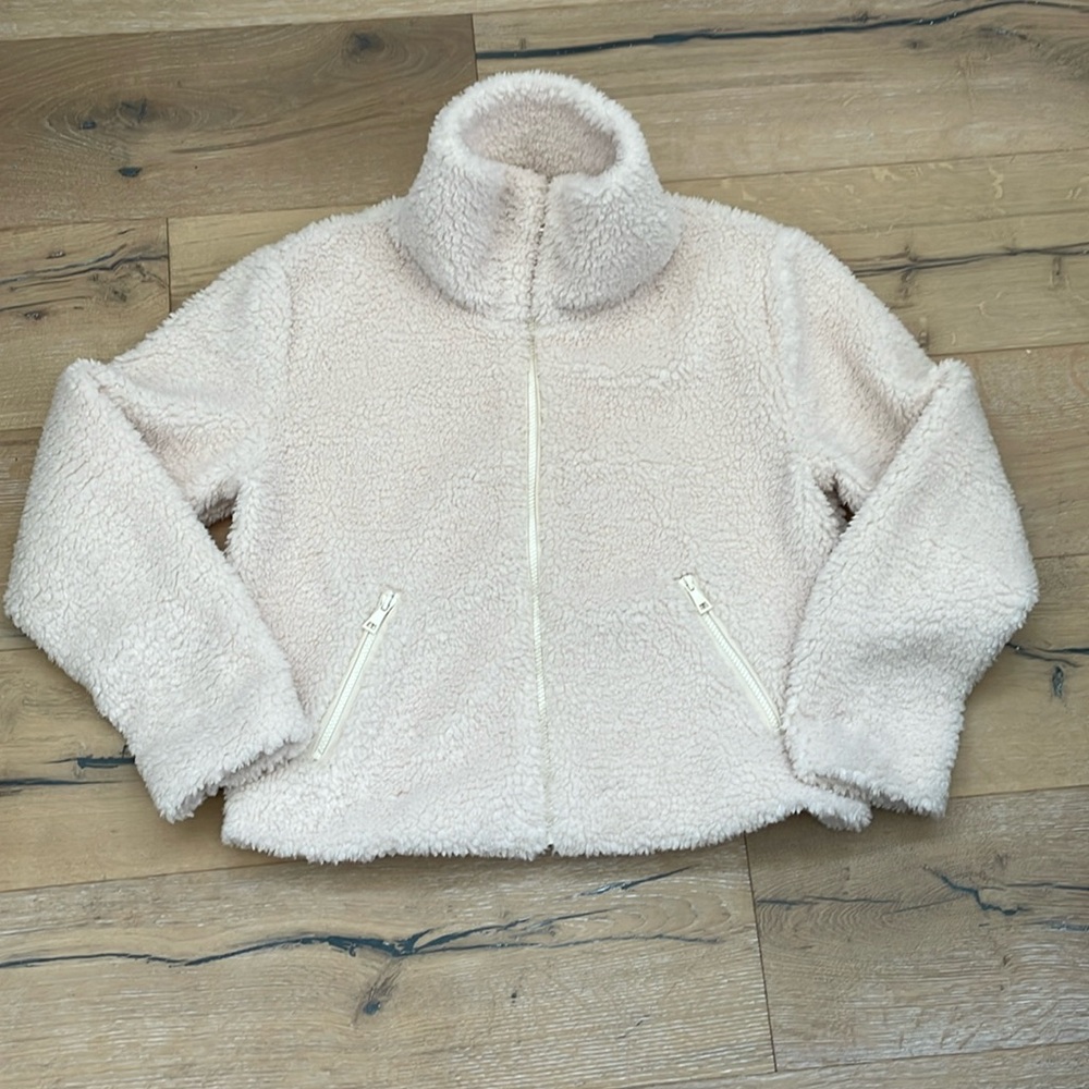 Beyond Yoga fleece jacket. Excellent! Like New- worn once! Small